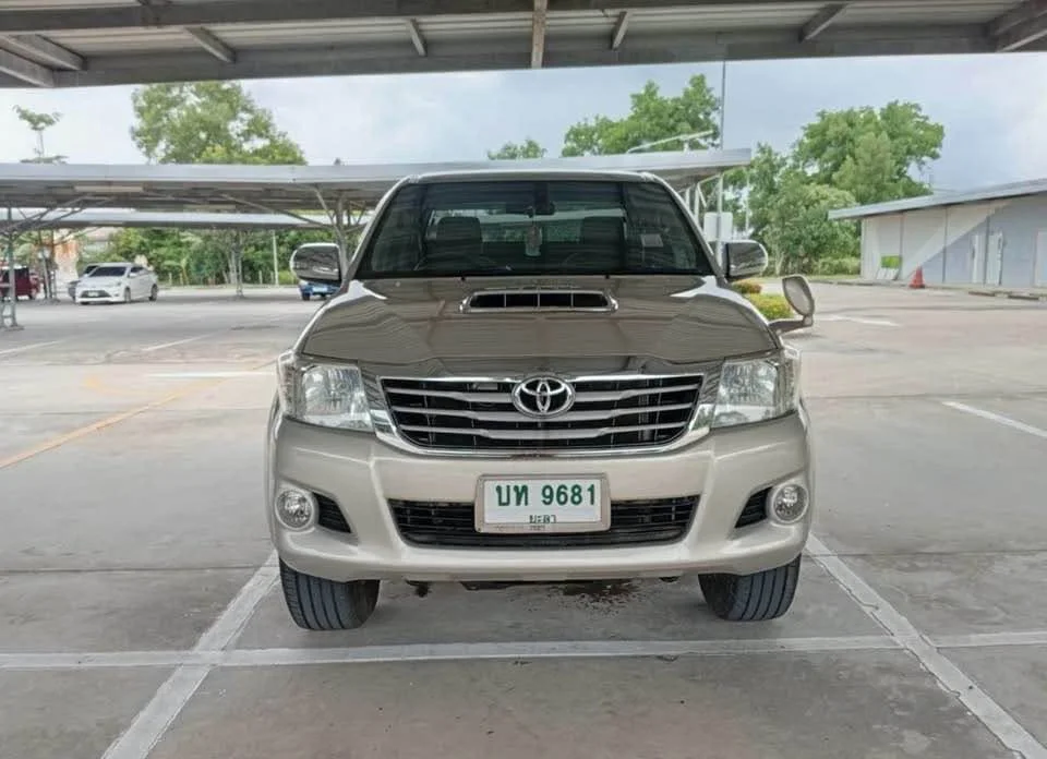 2013 Toyota Hilux VII 2