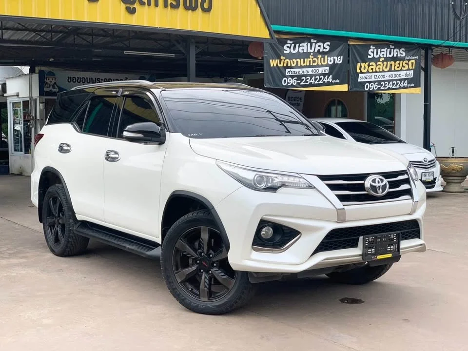 2017 Toyota Fortuner II 3