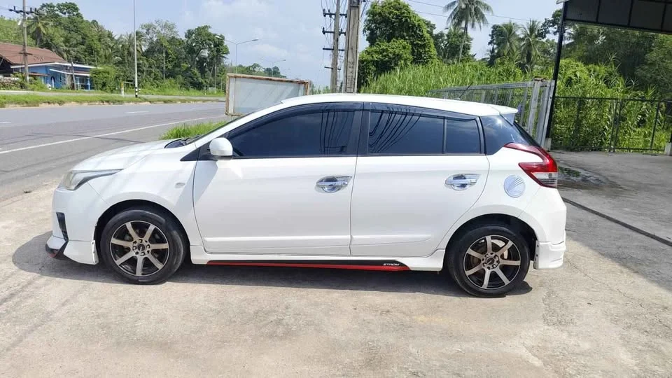 2015 Toyota Yaris III 3