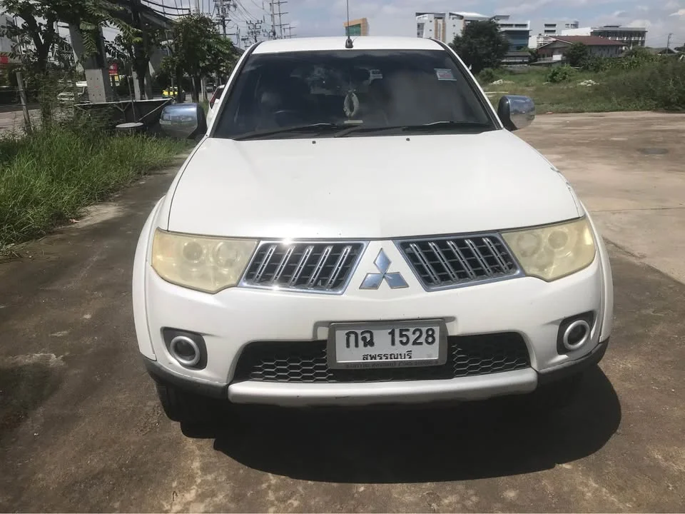 2012 Mitsubishi Pajero Sport II 3