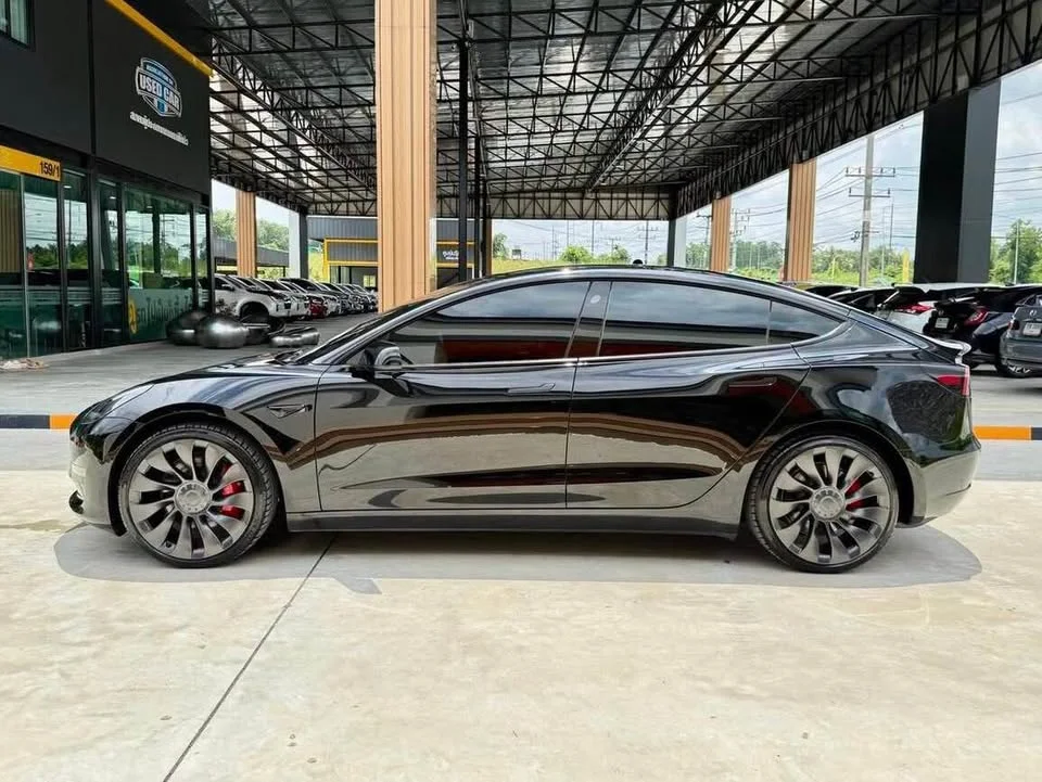 2023 Tesla Model 3 3