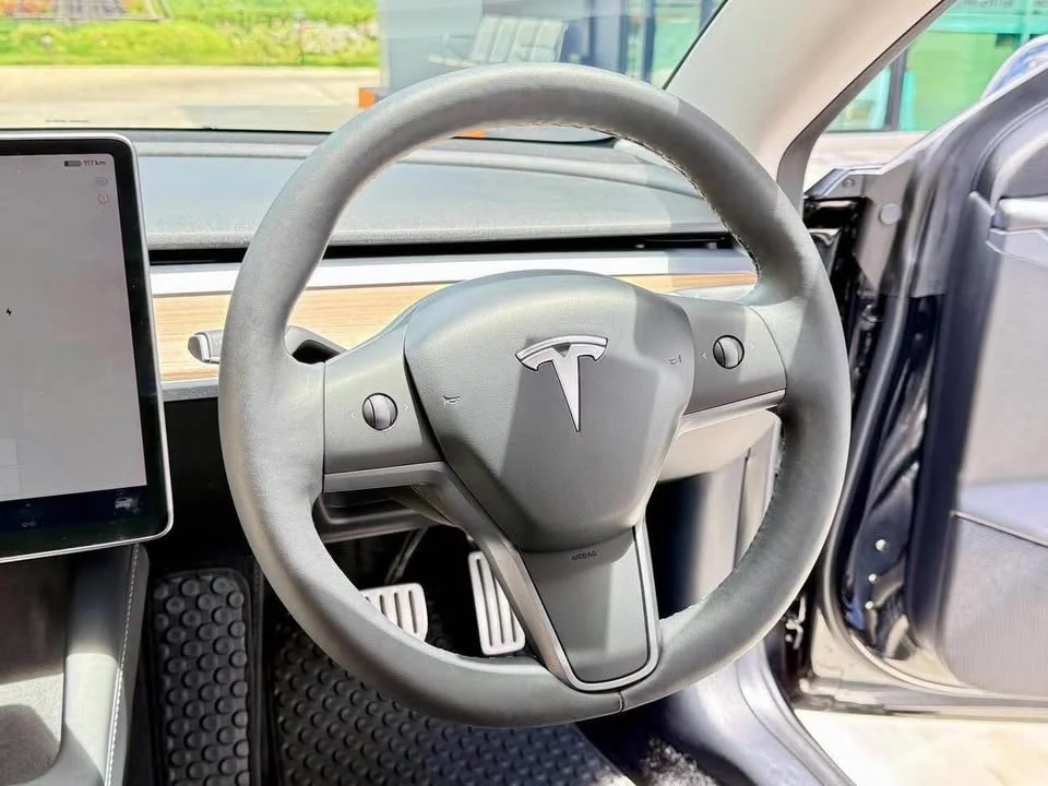 2023 Tesla Model 3 2