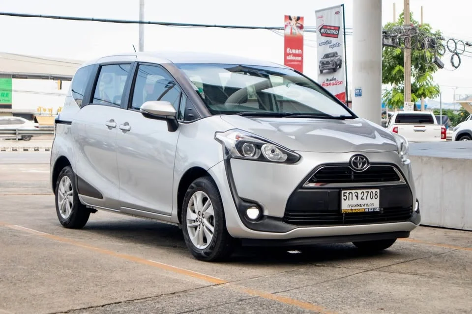 2016 Toyota Sienta II 2