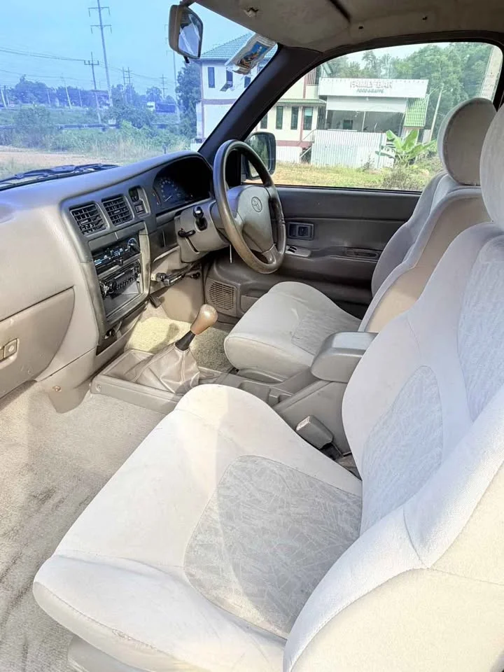 2004 Toyota Hilux Tiger VI 2