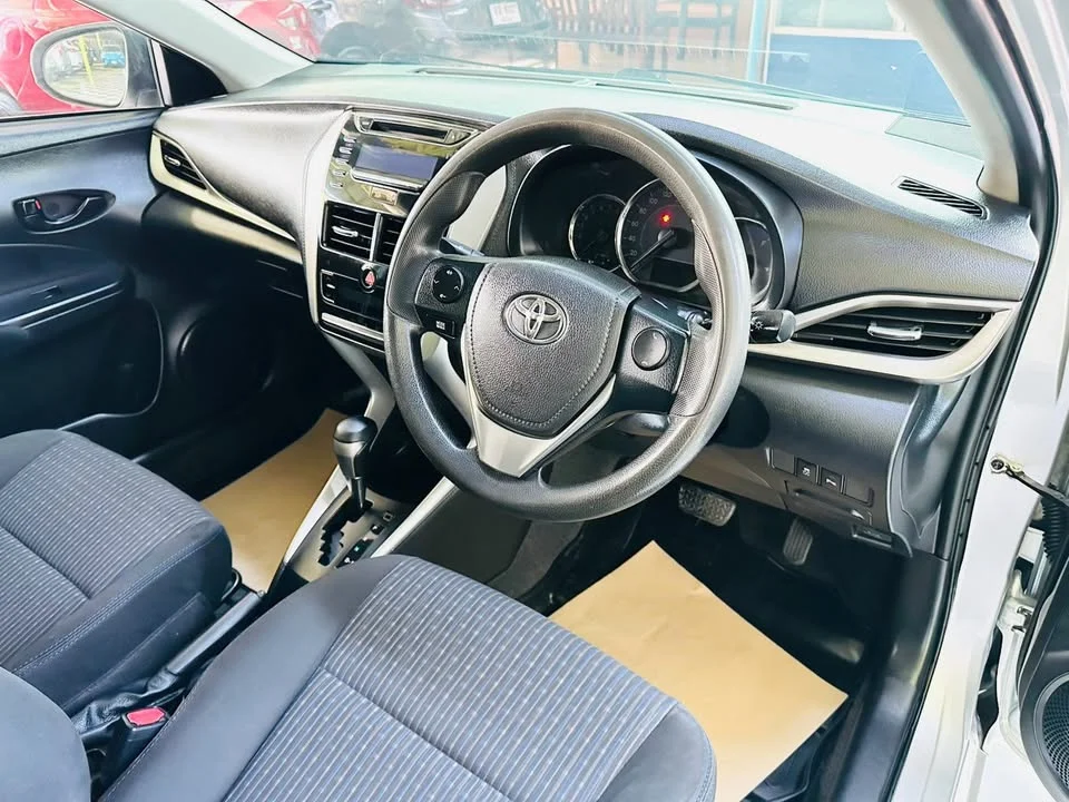 2017 Toyota Yaris ATIV III 2