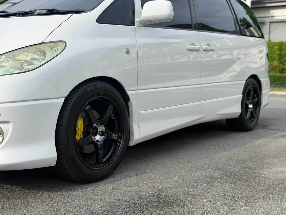 2004 Toyota Estima II 3