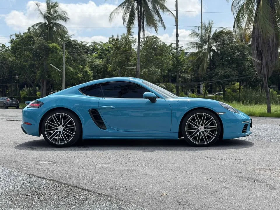 2016 Porsche 718 Boxster and Cayman IV 3