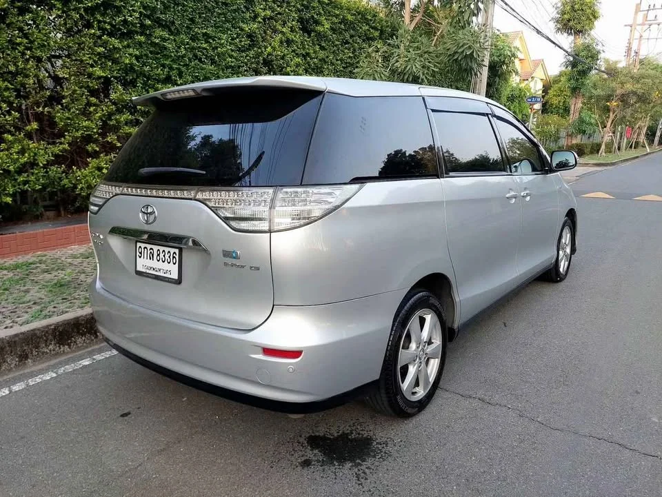 2008 Toyota Estima III 2