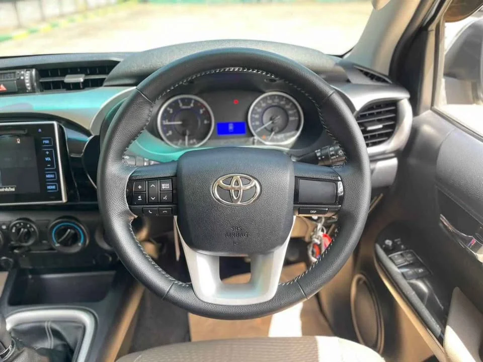 2017 Toyota Hilux VIII 3