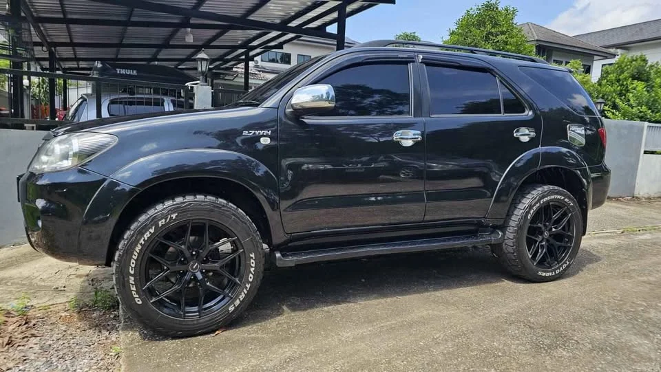 2005 Toyota Fortuner I 2