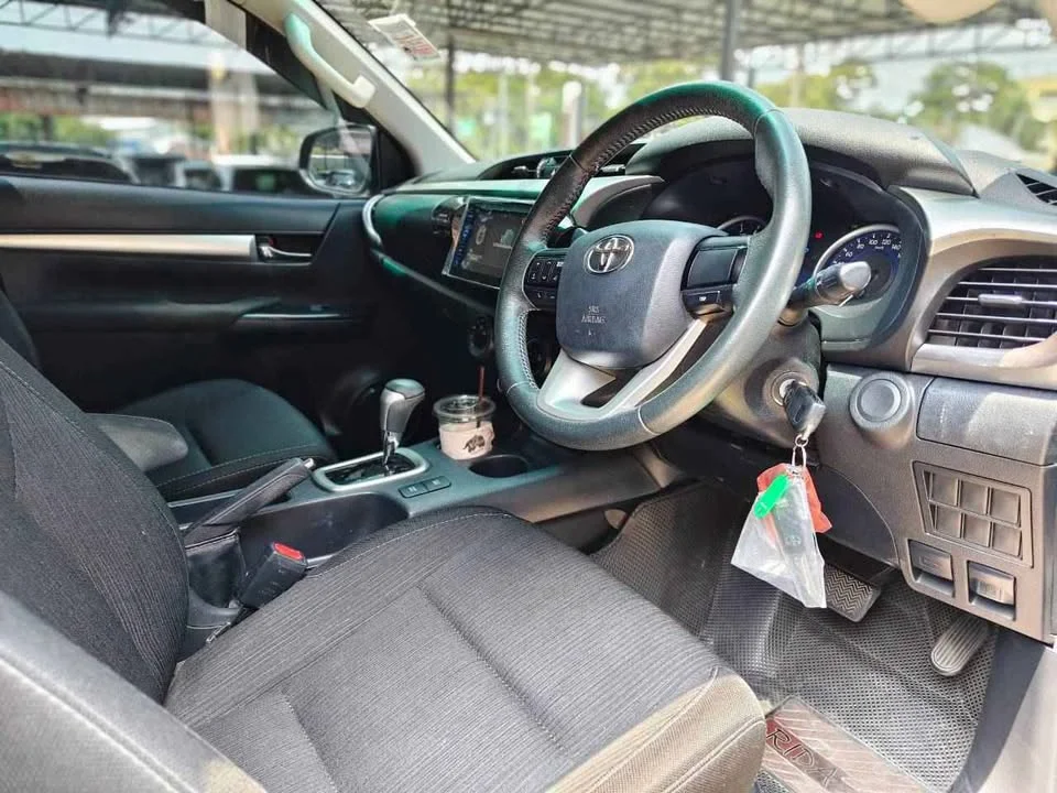 2019 Toyota Hilux VIII 2