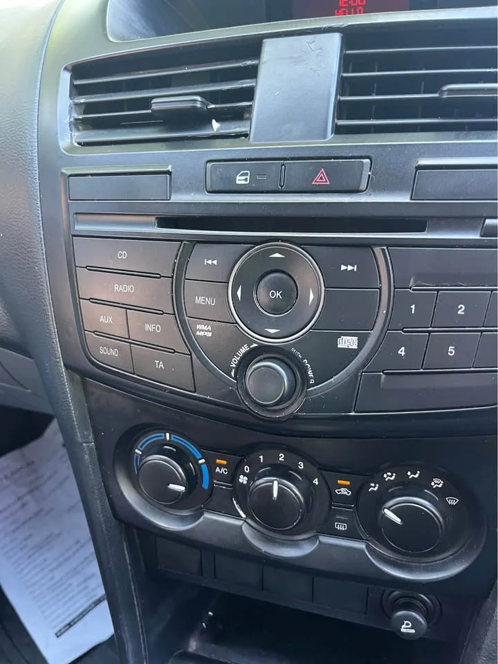 2012 Mazda BT-Series II 2