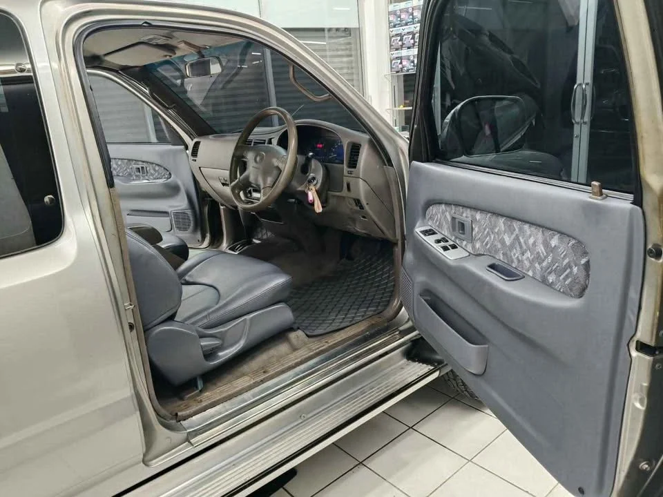 2003 Toyota Hilux Tiger VI 2
