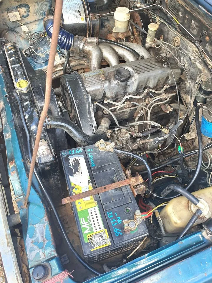 1990 Mitsubishi Triton II 3