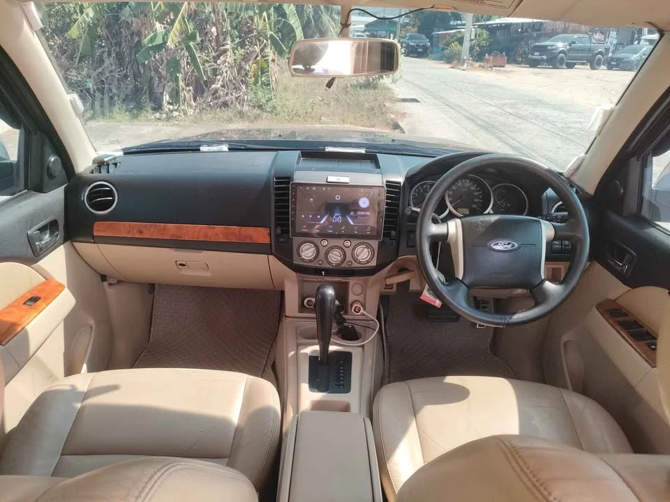 2010 Ford Everest I 2