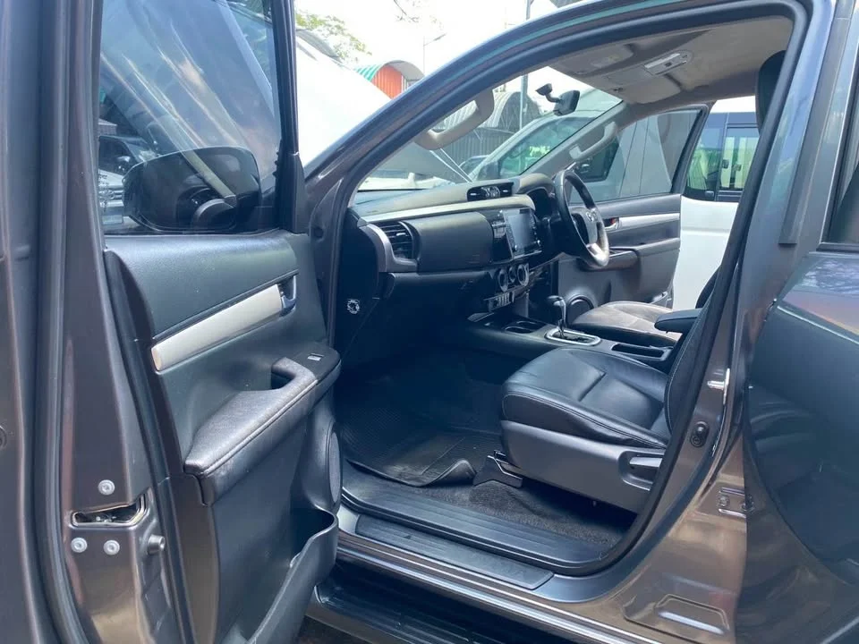 2023 Toyota Hilux VIII 2