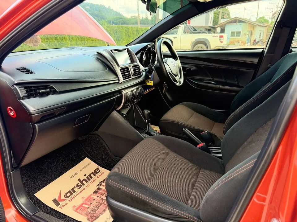 2015 Toyota Yaris III 2