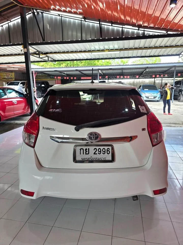 2015 Toyota Yaris III 2