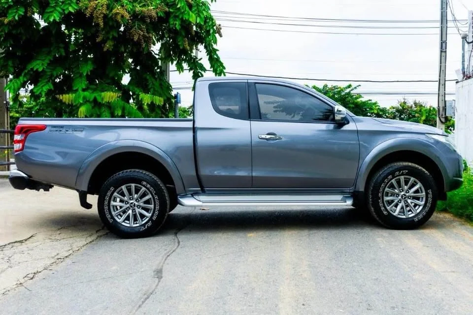 2017 Mitsubishi Triton V 3