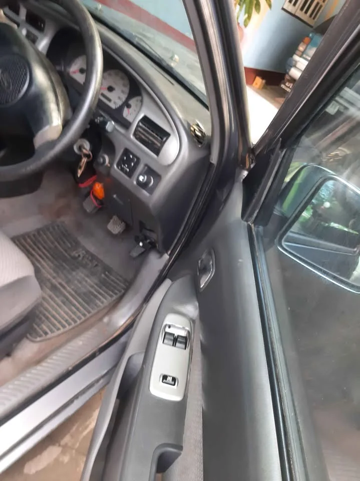 2005 Mazda 2500 Fighter V 2