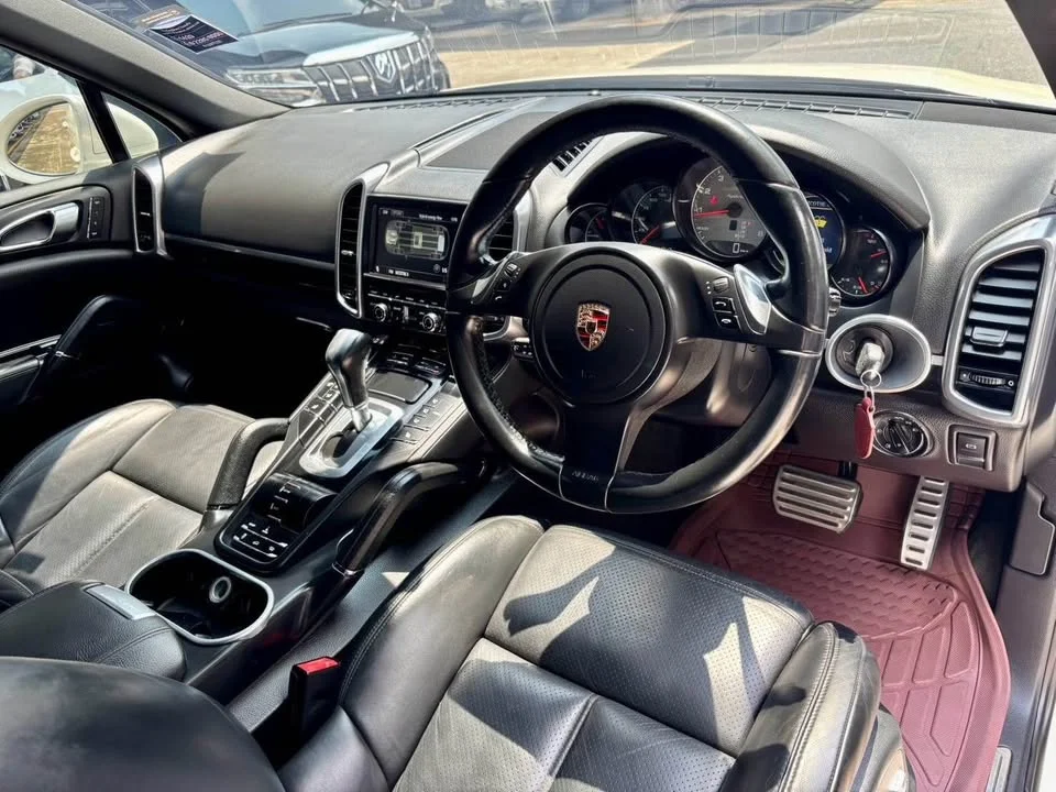 2011 Porsche Cayenne II 3