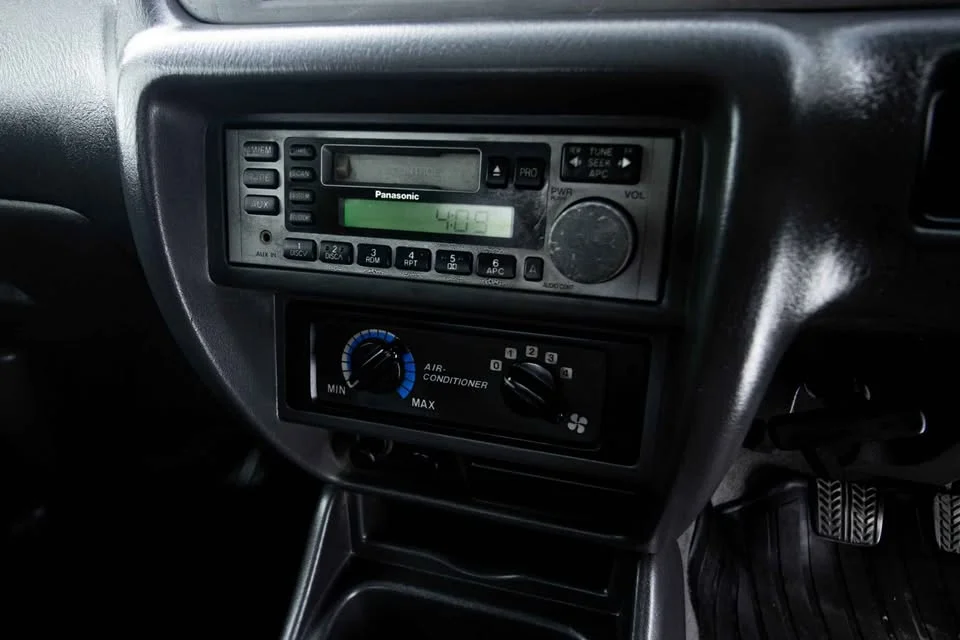 2004 Mazda 2500 Fighter V 3