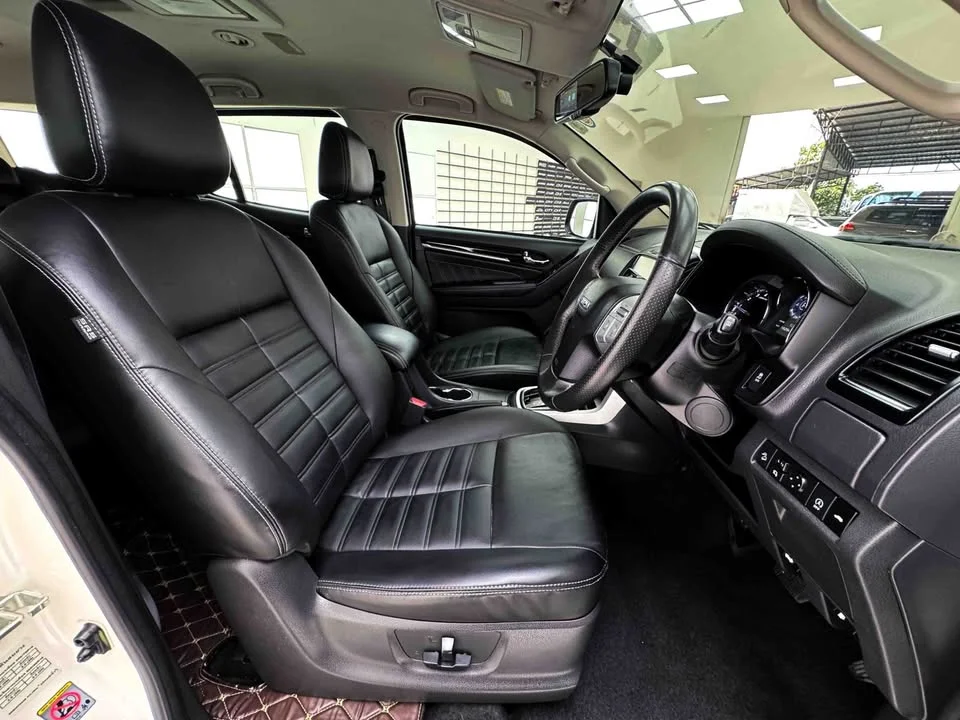 2020 Isuzu MU-X I 3