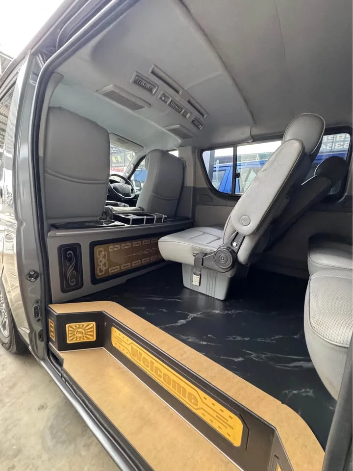 2005 Toyota HiAce V (H200) 2