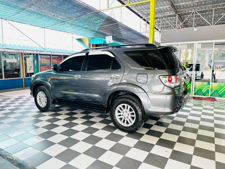 2012 Toyota Fortuner I 2