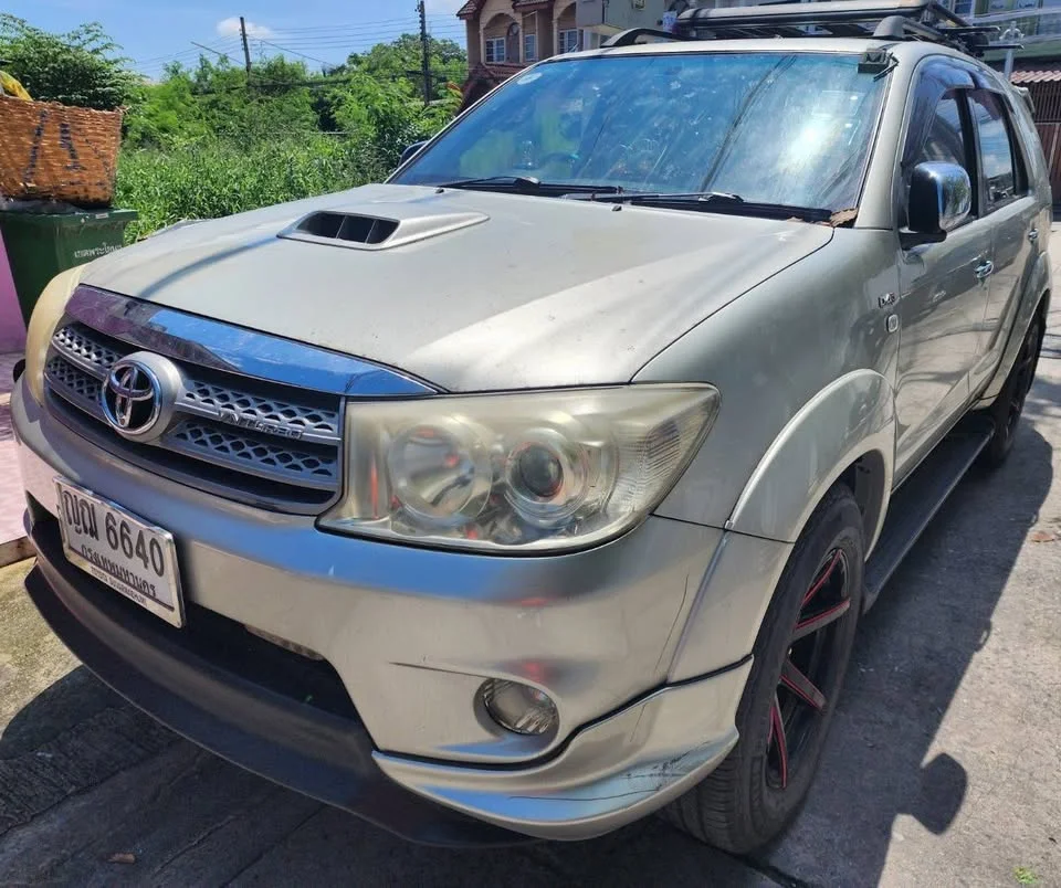 2011 Toyota Fortuner I 2
