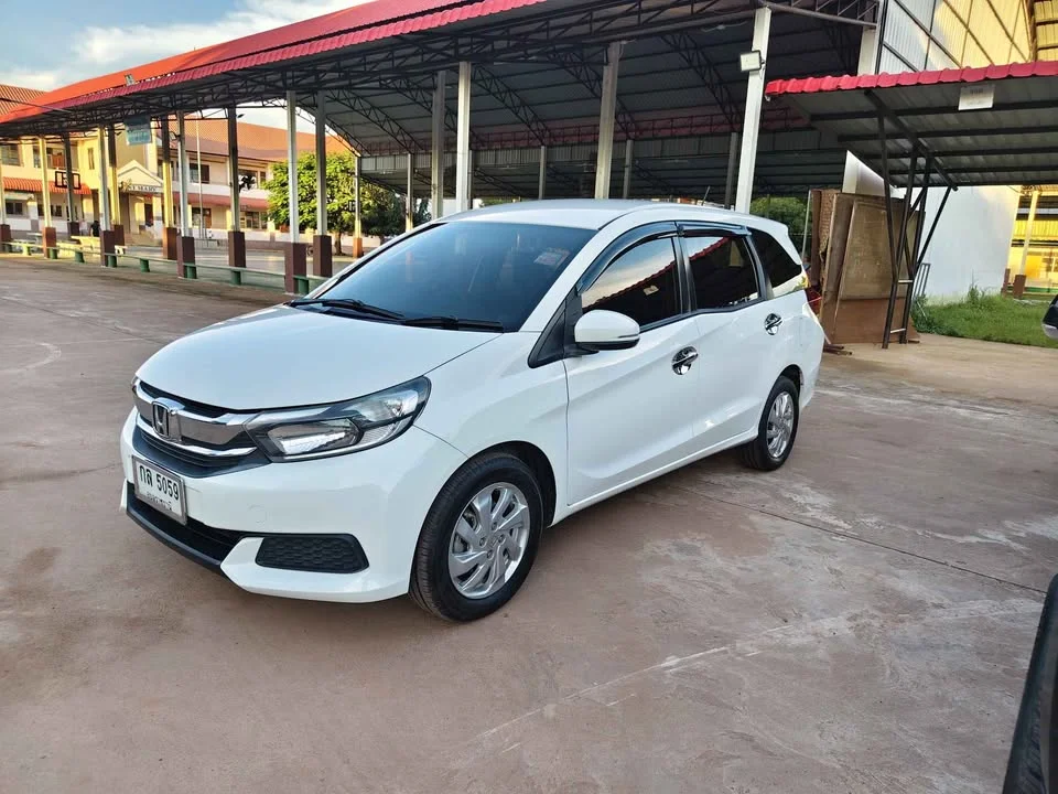 2017 Honda Mobilio II 2