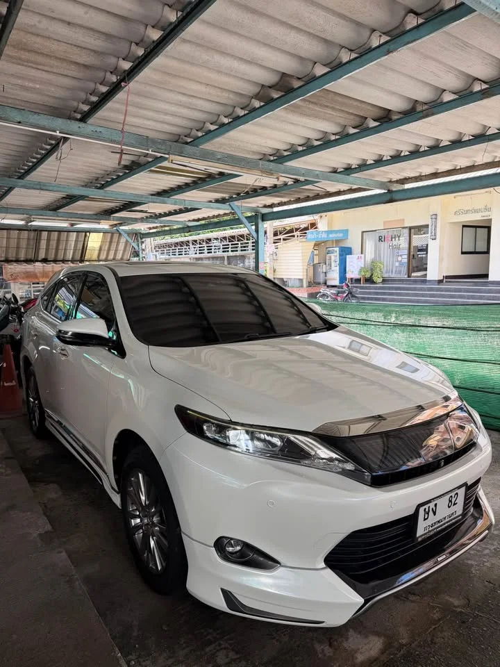 2014 Toyota Harrier III 3