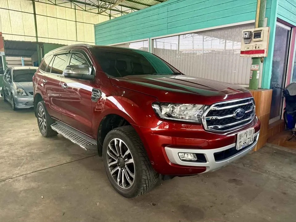 2019 Ford Everest II 2