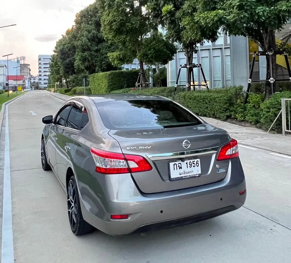 2013 Nissan Sylphy III (B17) 2