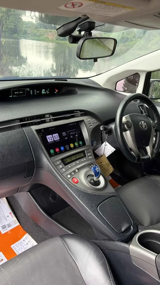 2013 Toyota Prius III 3