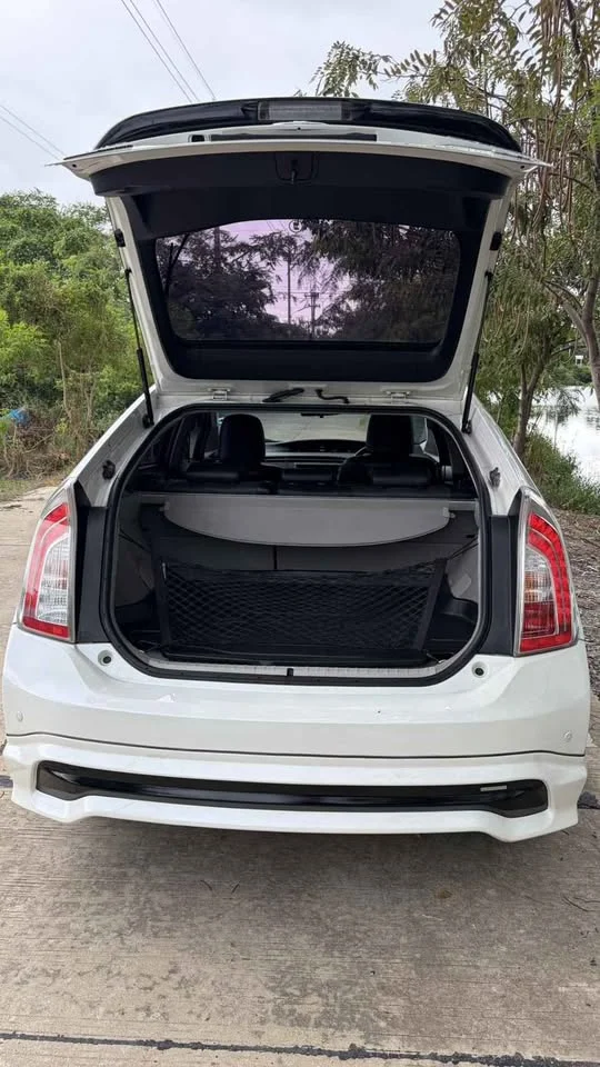 2013 Toyota Prius III 2