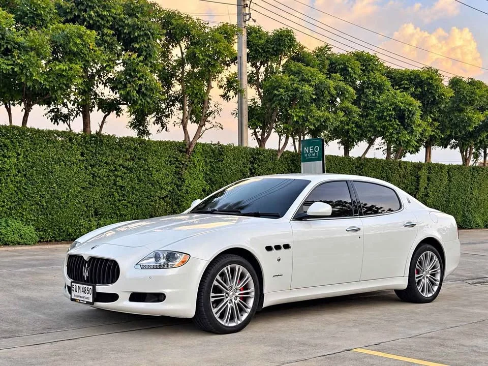 2010 Maserati Quattroporte V 2