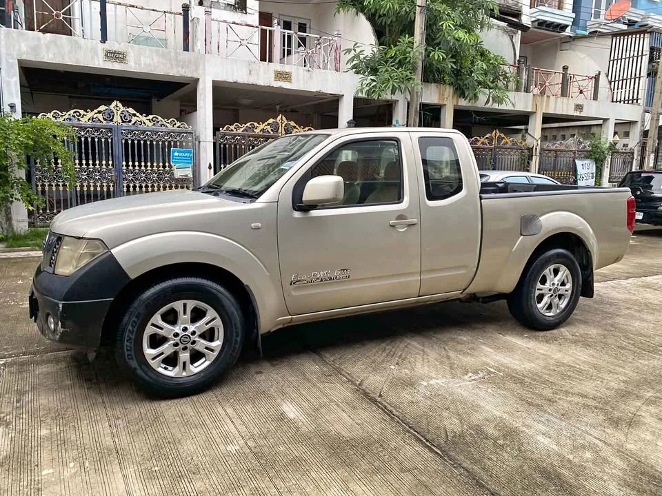 2010 Nissan Navara II 2