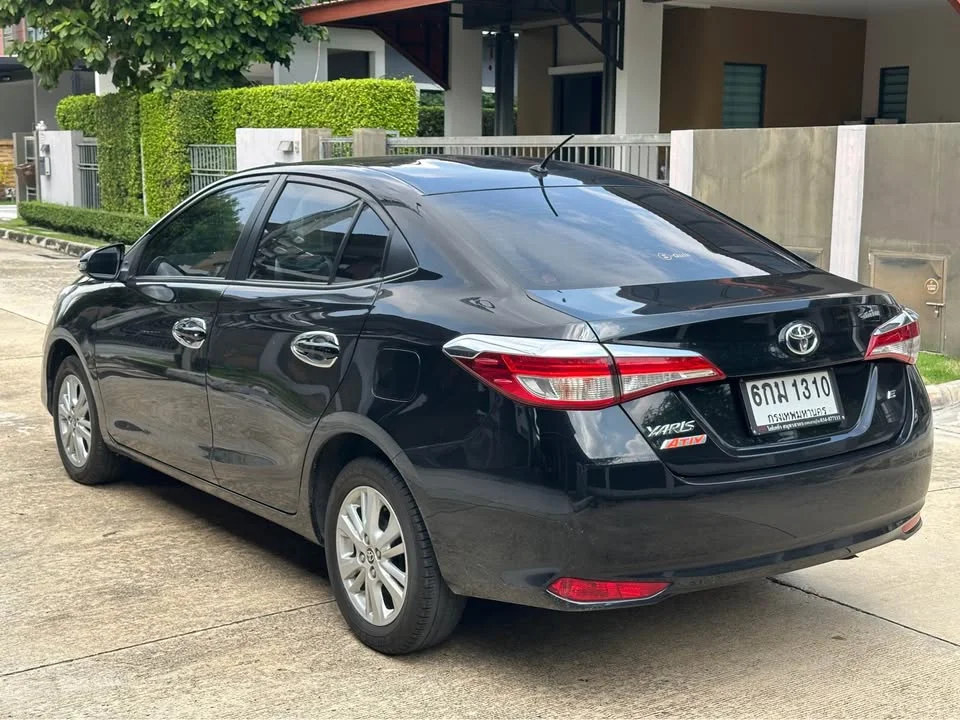 2017 Toyota Yaris ATIV III 3