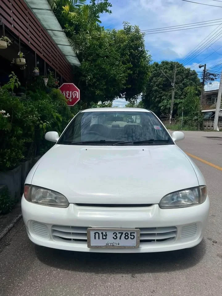 1995 Mitsubishi Colt III 2