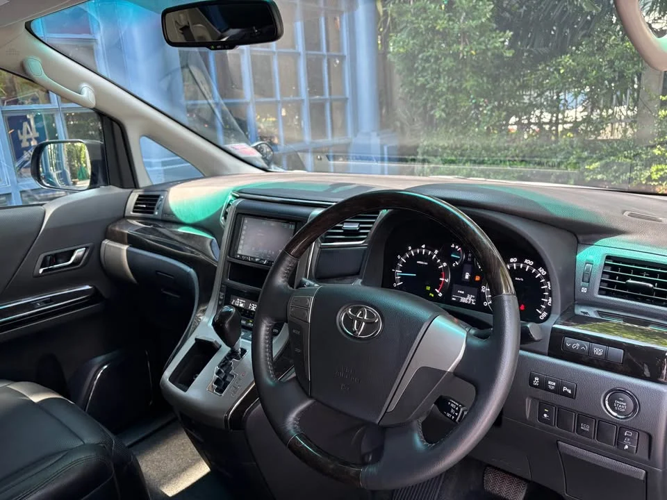 2013 Toyota Alphard, Vellfire II (AH20) 3