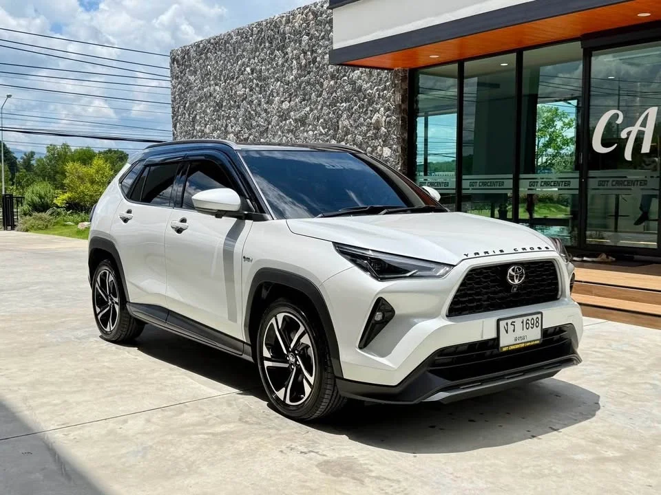 2025 Toyota Yaris Cross AC200 2