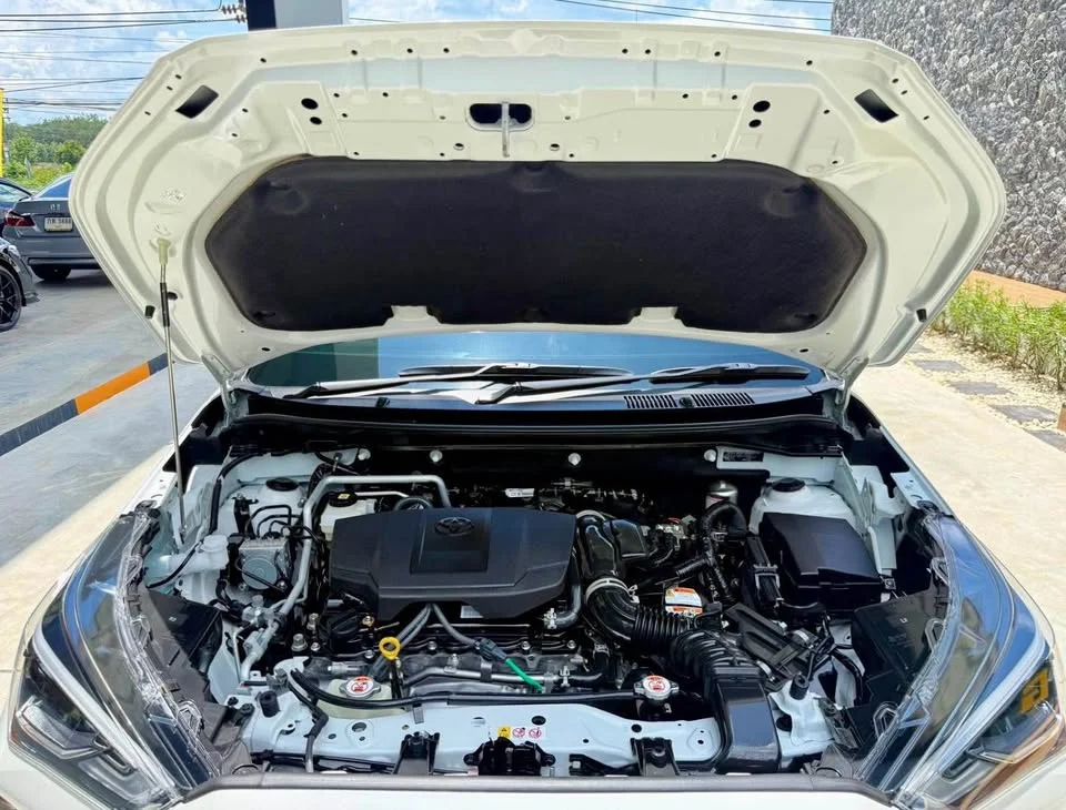 2025 Toyota Yaris Cross AC200 3