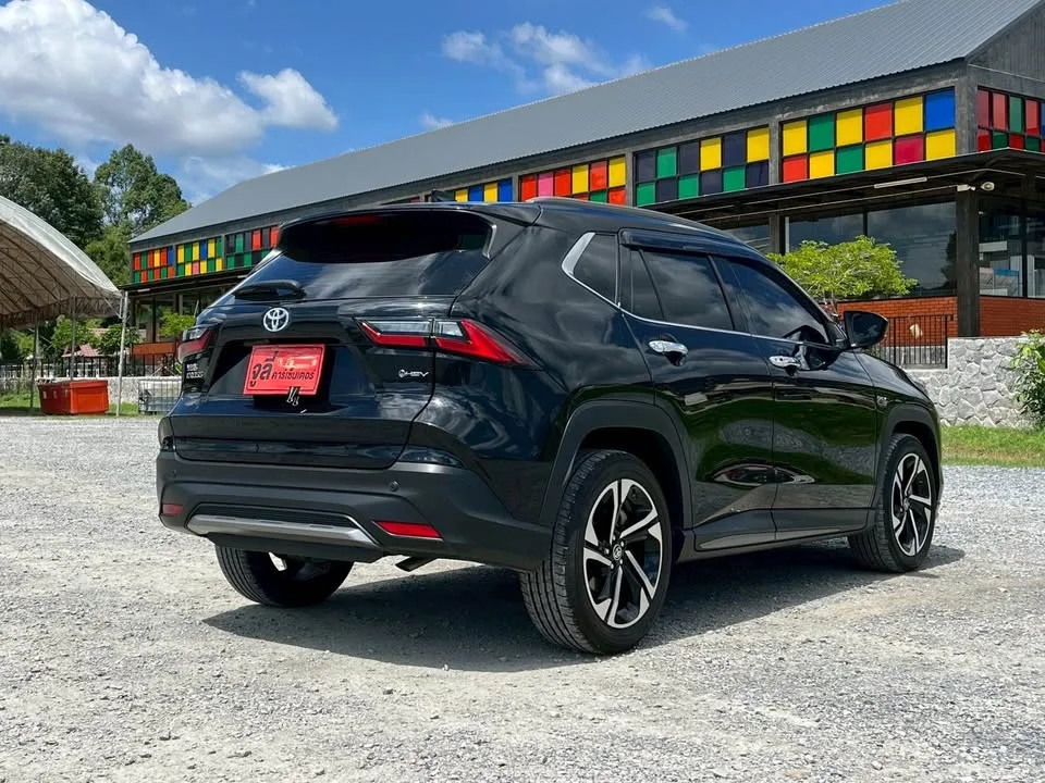 2023 Toyota Yaris Cross AC200 3