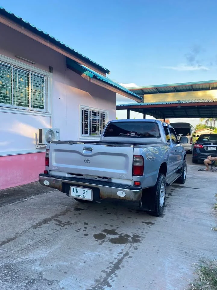2000 Toyota Hilux Tiger VI 2