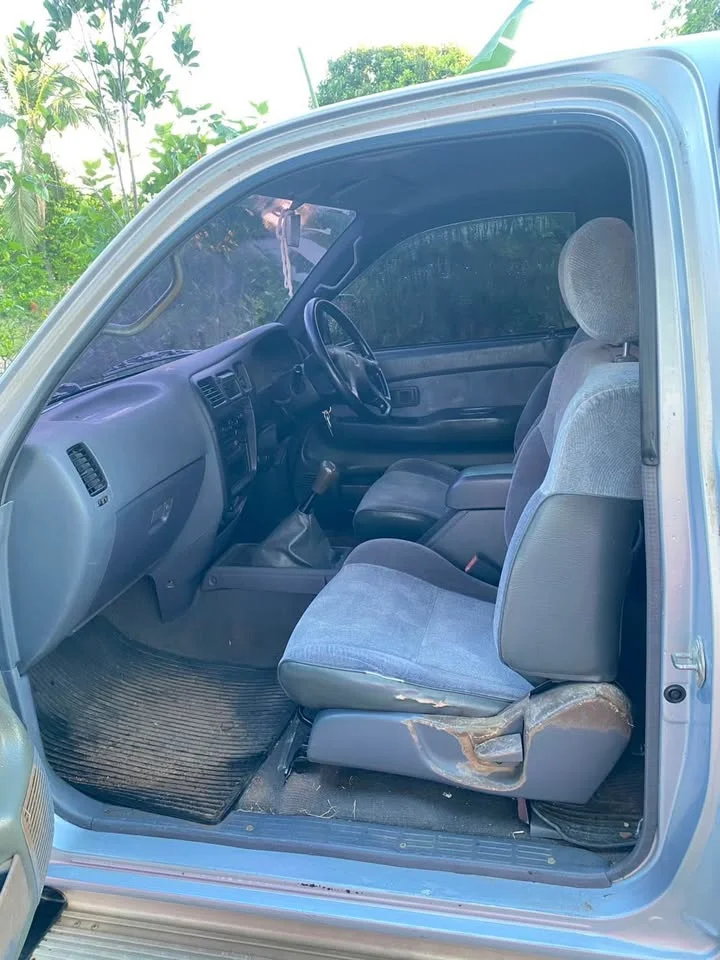 2000 Toyota Hilux Tiger VI 3
