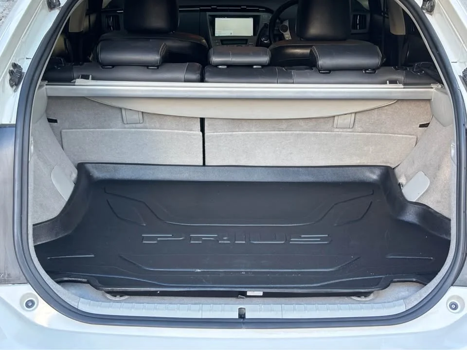 2013 Toyota Prius III 2