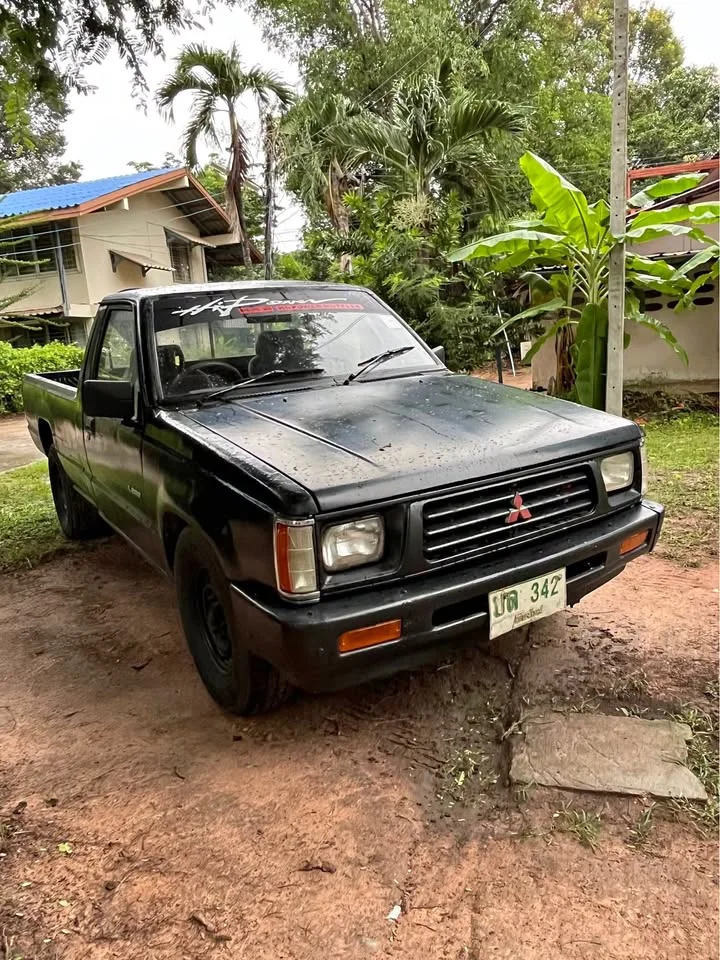 1994 Mitsubishi Triton II 3