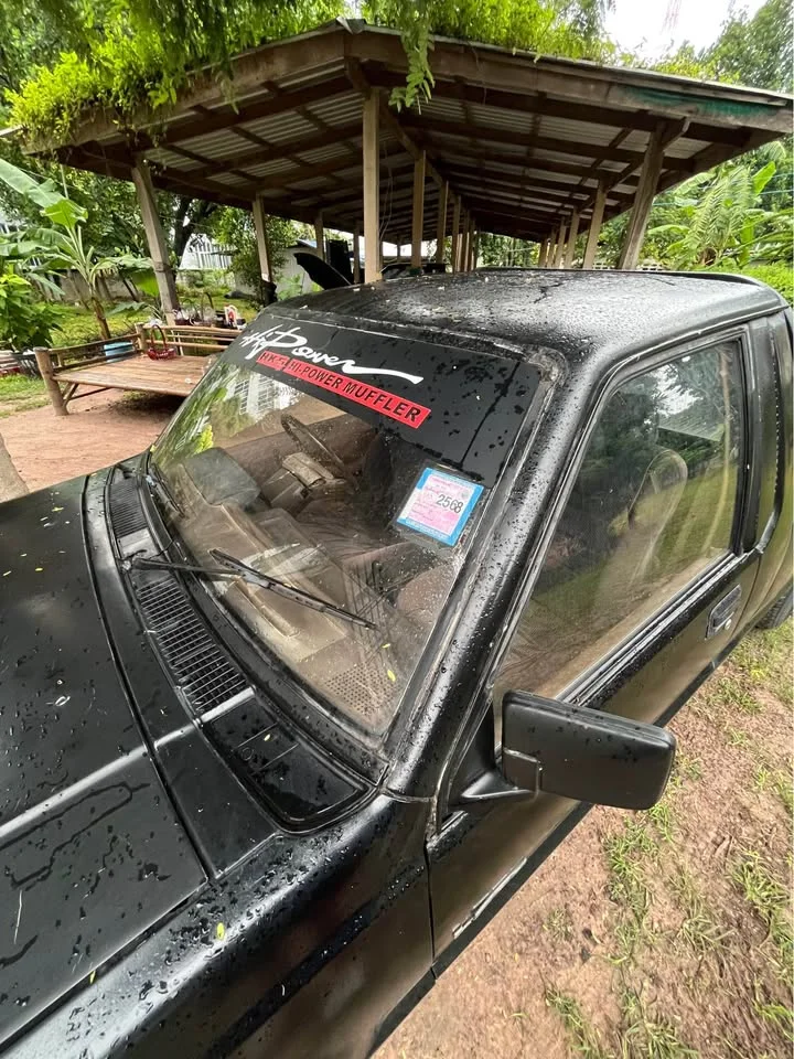 1994 Mitsubishi Triton II 2