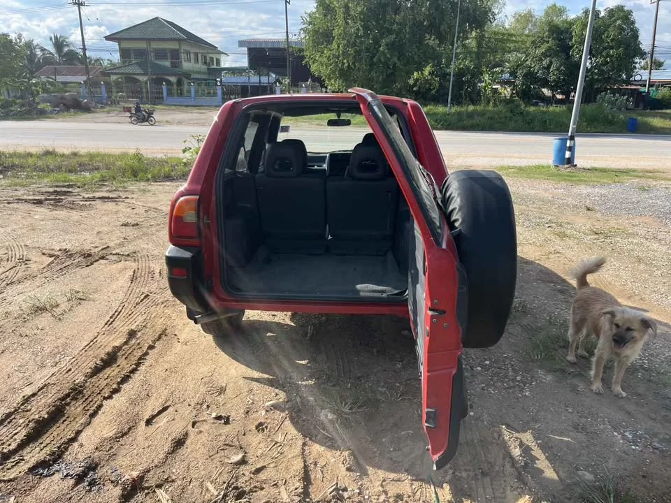 1996 Toyota RAV4 I 3